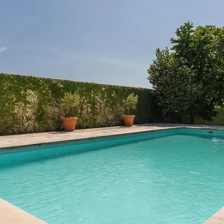 بيت ضيافة Rustic Haven With Pool 4*
